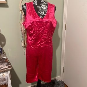 PRICE DROP!! NWT. Bebe 2 piece lounge wear set. Hot pink.